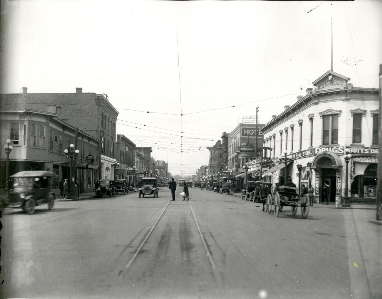 Building a Community: Albuquerque 1920s