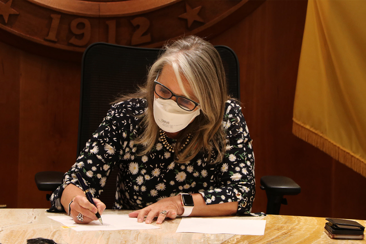 NM Reintroduces Mask Mandate & Vaccination Requirements for Education & Health Care