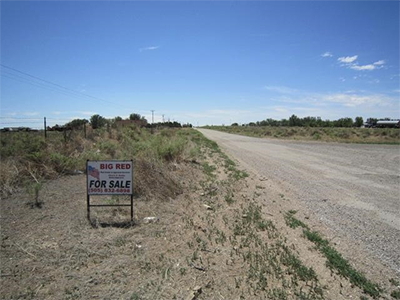 Sign on a land property